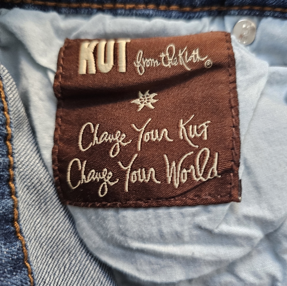 KUT FROM THE KLOTH Gidget Distressed Frey Denim, Jeans Shorts - Picture 5 of 5